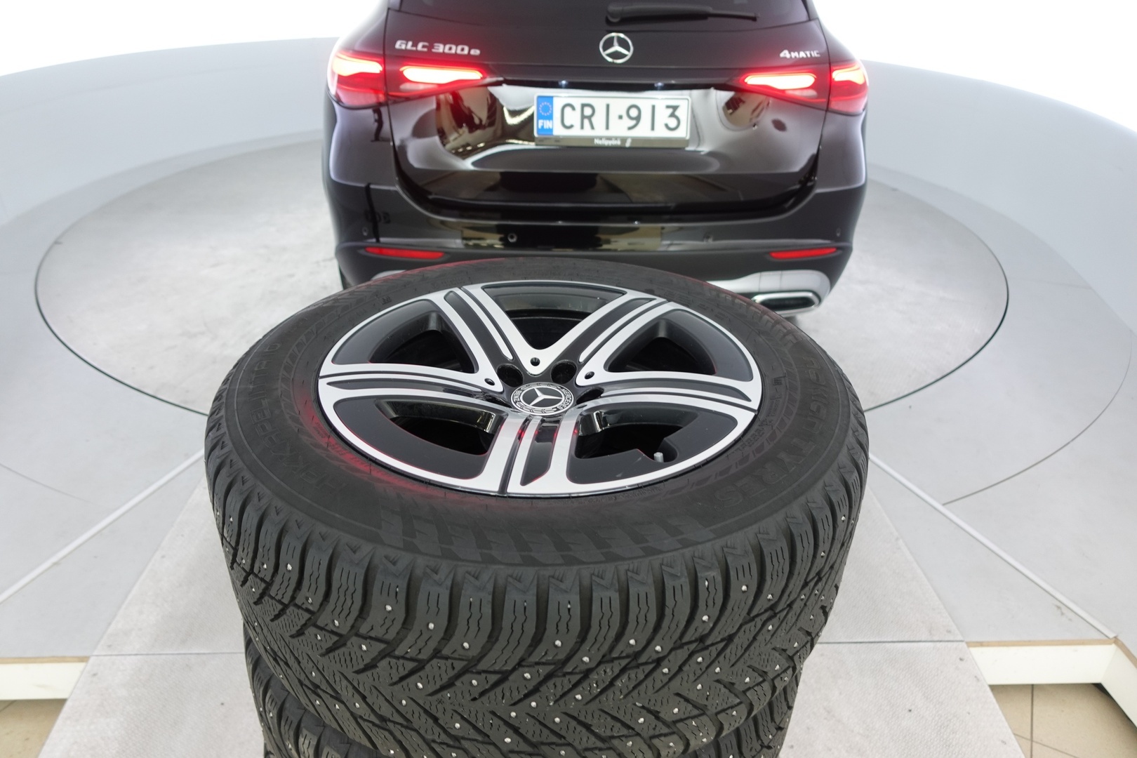 MERCEDES-BENZ GLC 2023