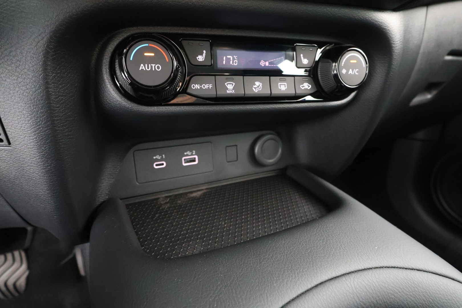 NISSAN Juke 2025