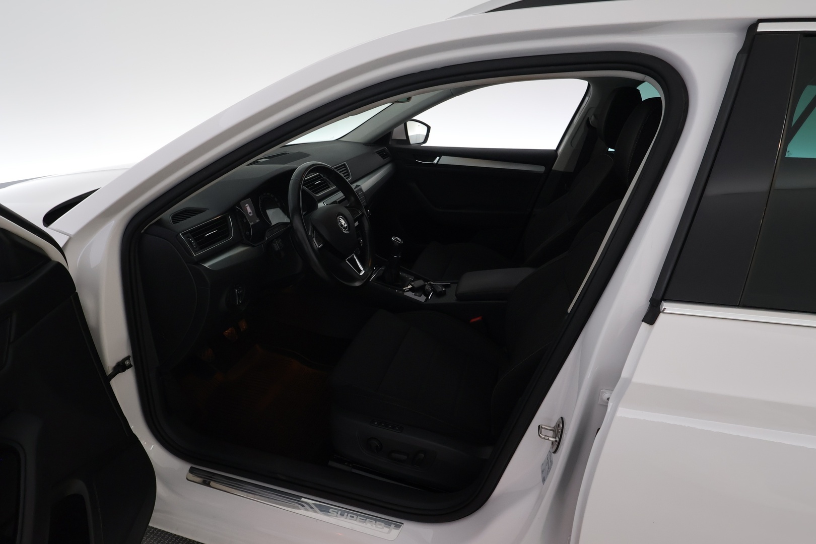 SKODA Superb 2015