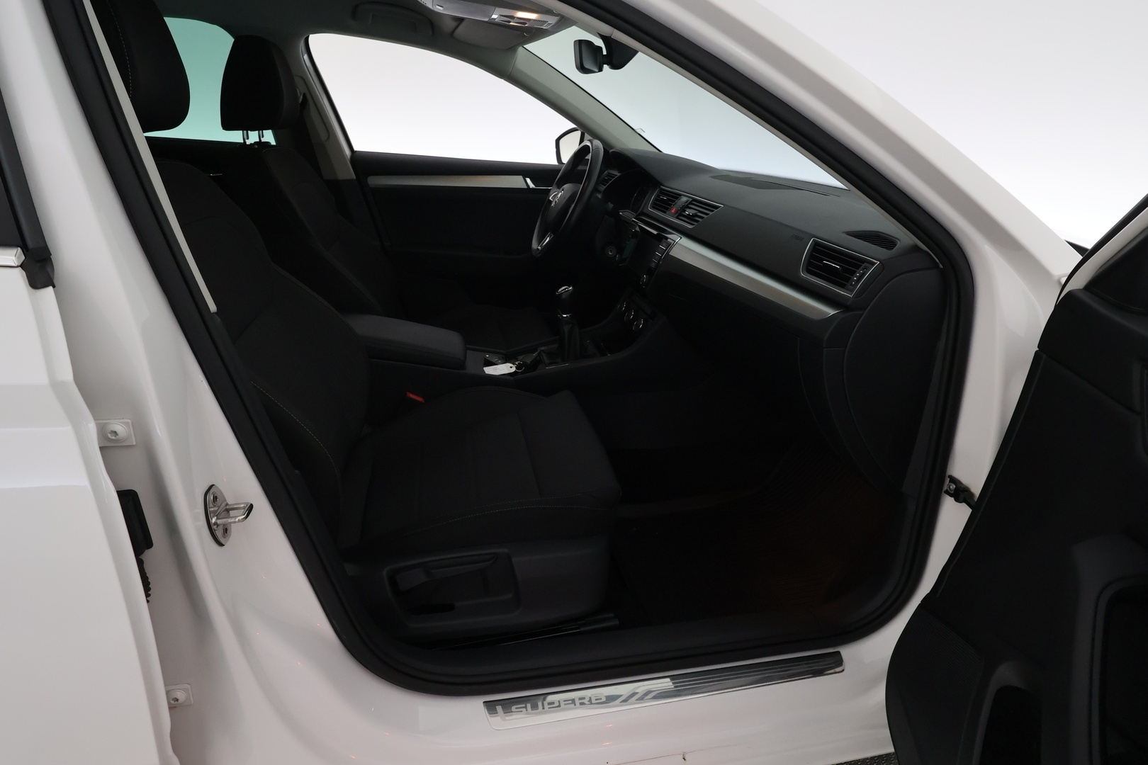 SKODA Superb 2015