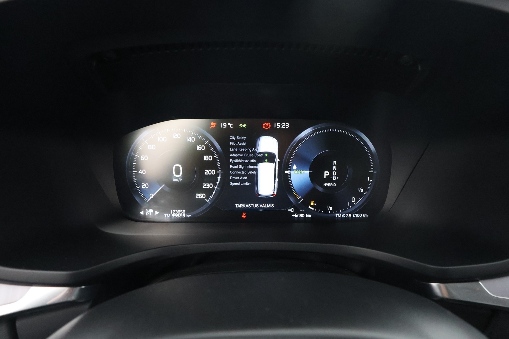 VOLVO V60 2020