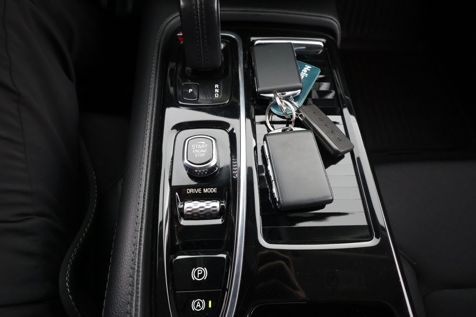 VOLVO V60 2020