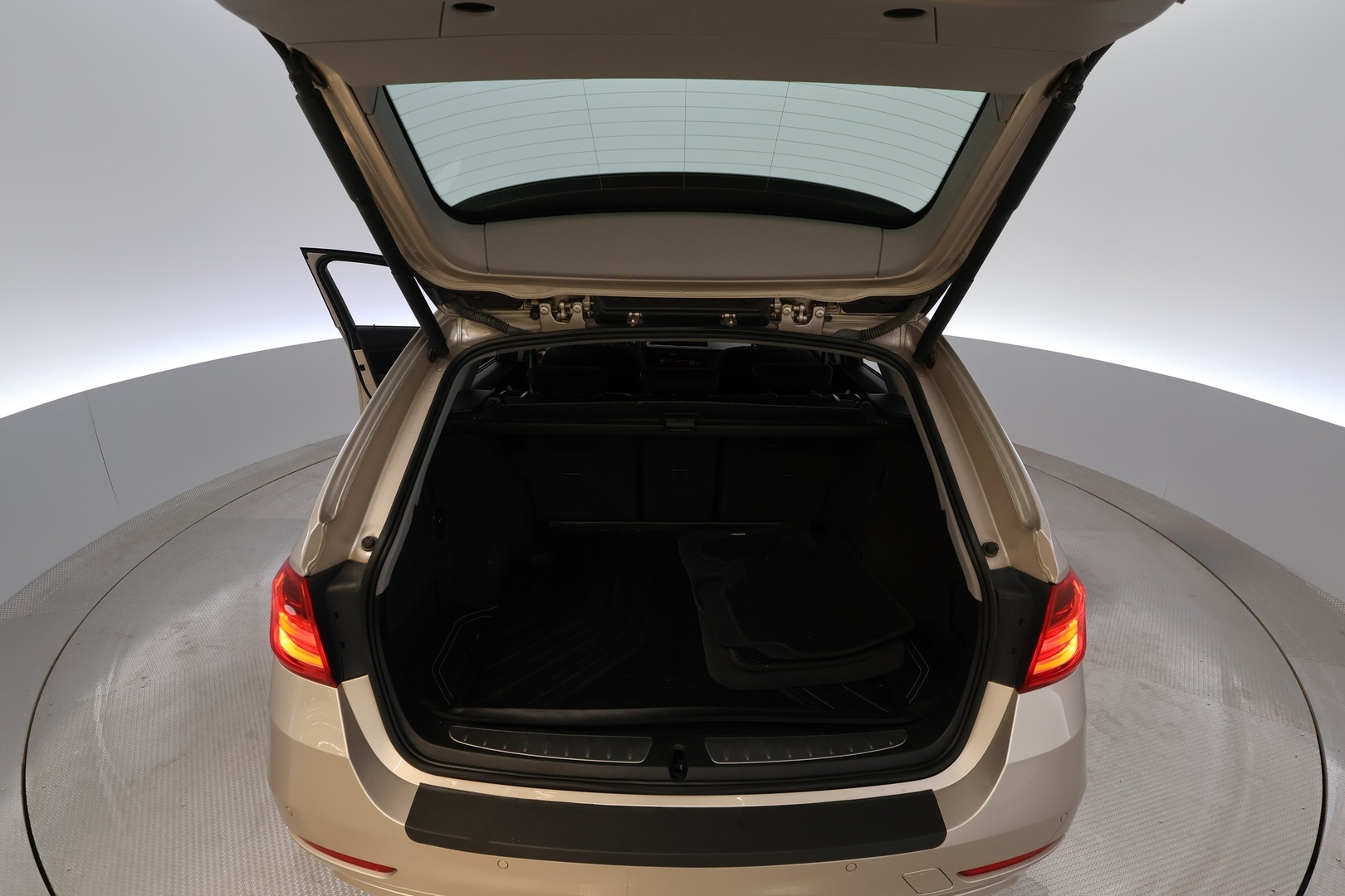 BMW 320 2013