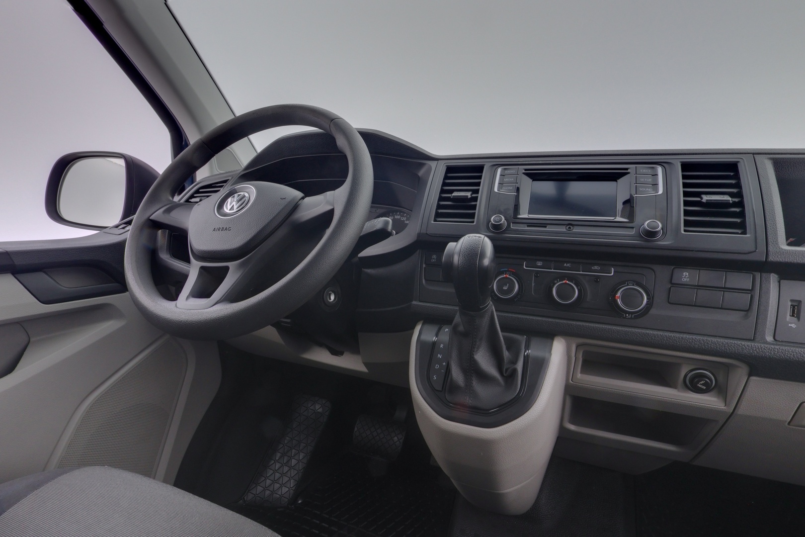 VOLKSWAGEN Transporter 2019