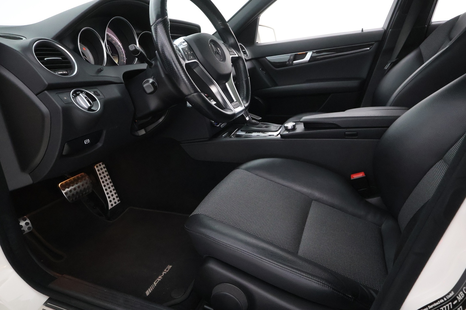 MERCEDES-BENZ C 2012