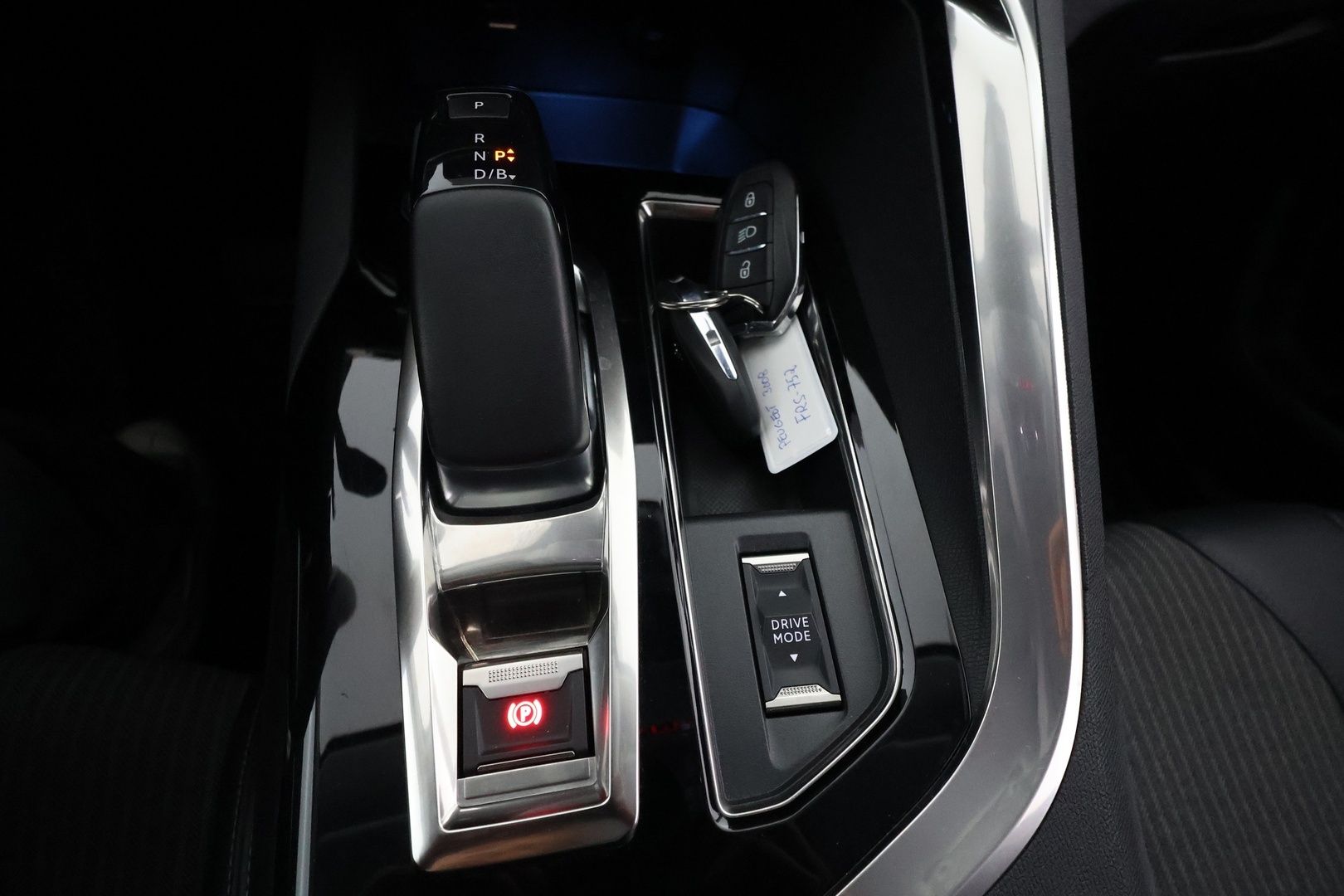PEUGEOT 3008 2021
