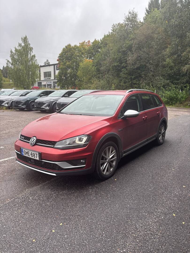 VOLKSWAGEN Golf 2016
