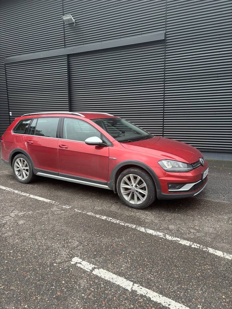 VOLKSWAGEN Golf 2016