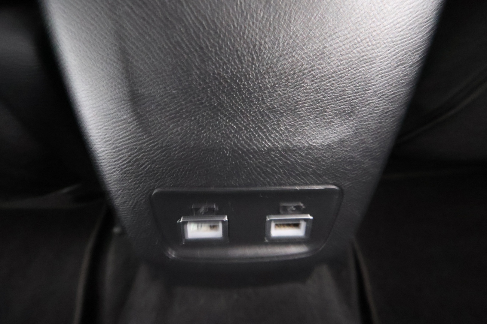 PEUGEOT e-208 2023