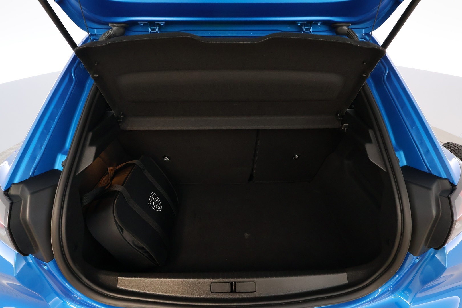 PEUGEOT e-208 2023