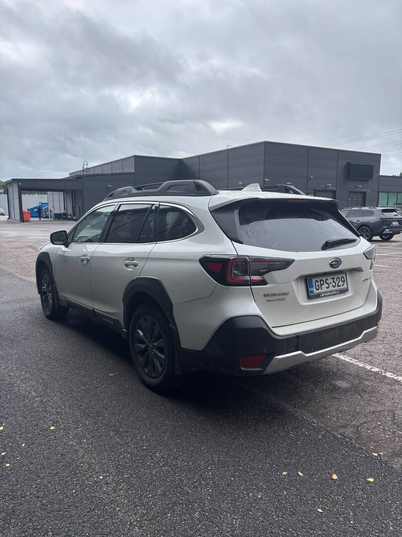 SUBARU Outback 2023