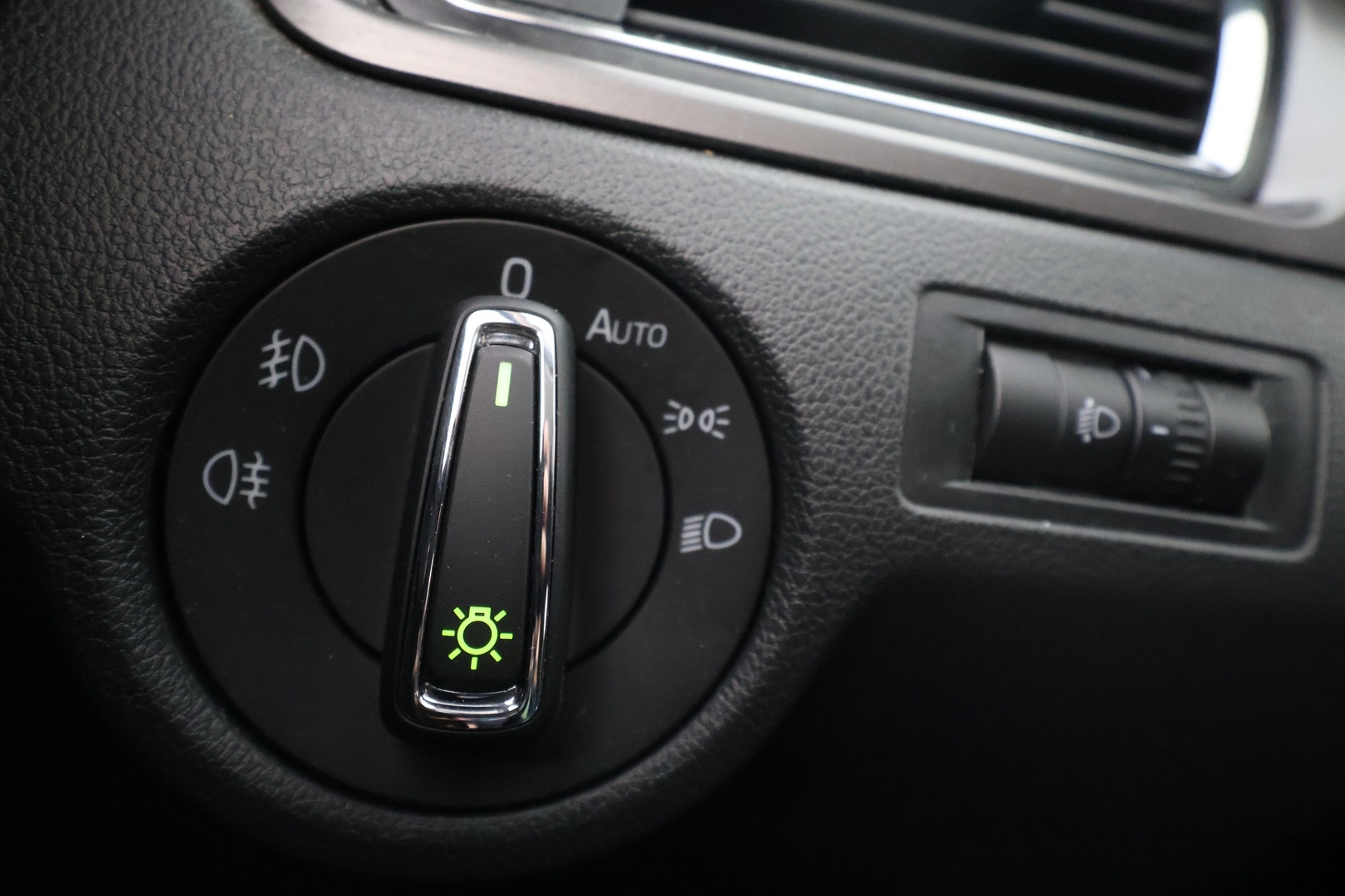 SKODA Rapid 2016