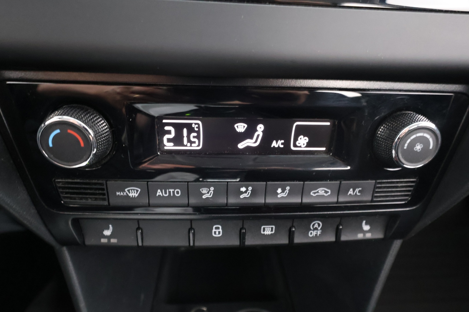 SKODA Rapid 2016