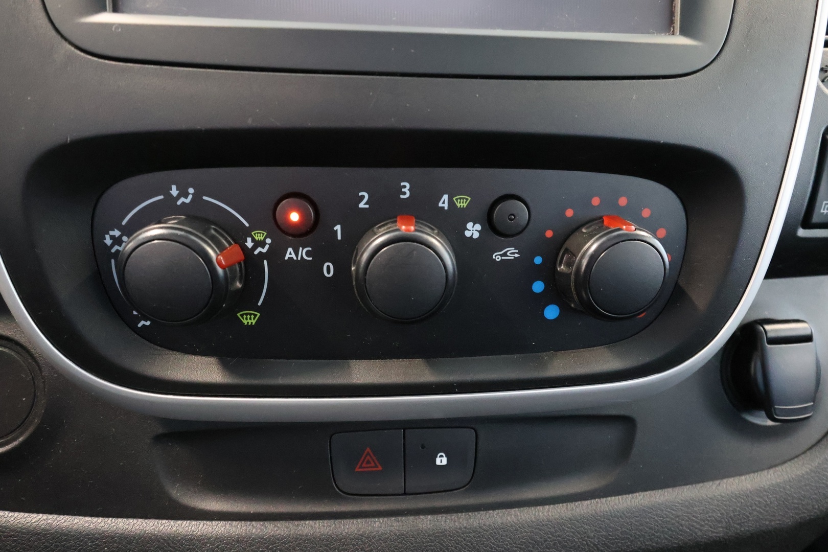 RENAULT Trafic 2018