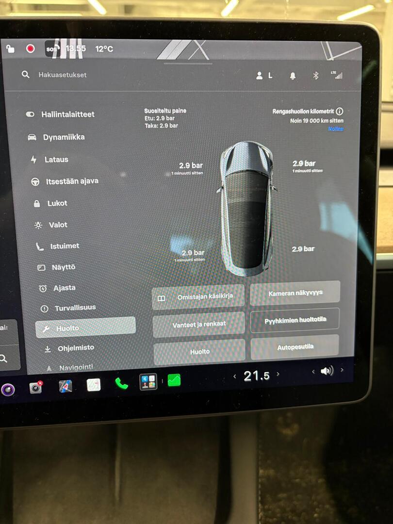 TESLA Model 3 2021