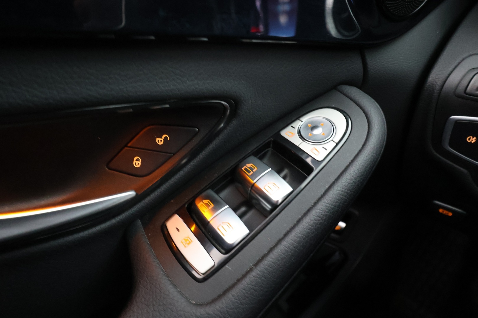 MERCEDES-BENZ C 2019