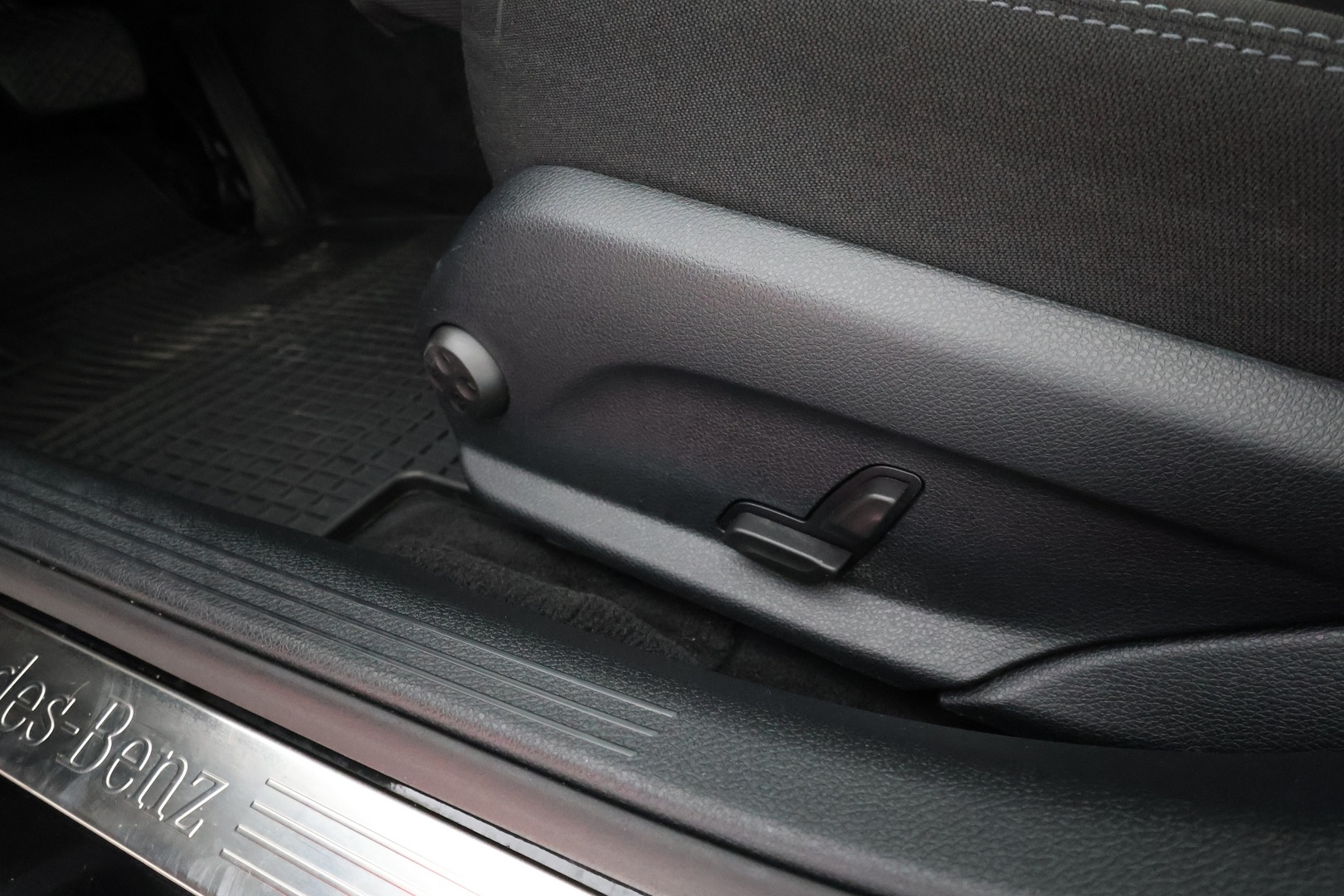 MERCEDES-BENZ C 2019