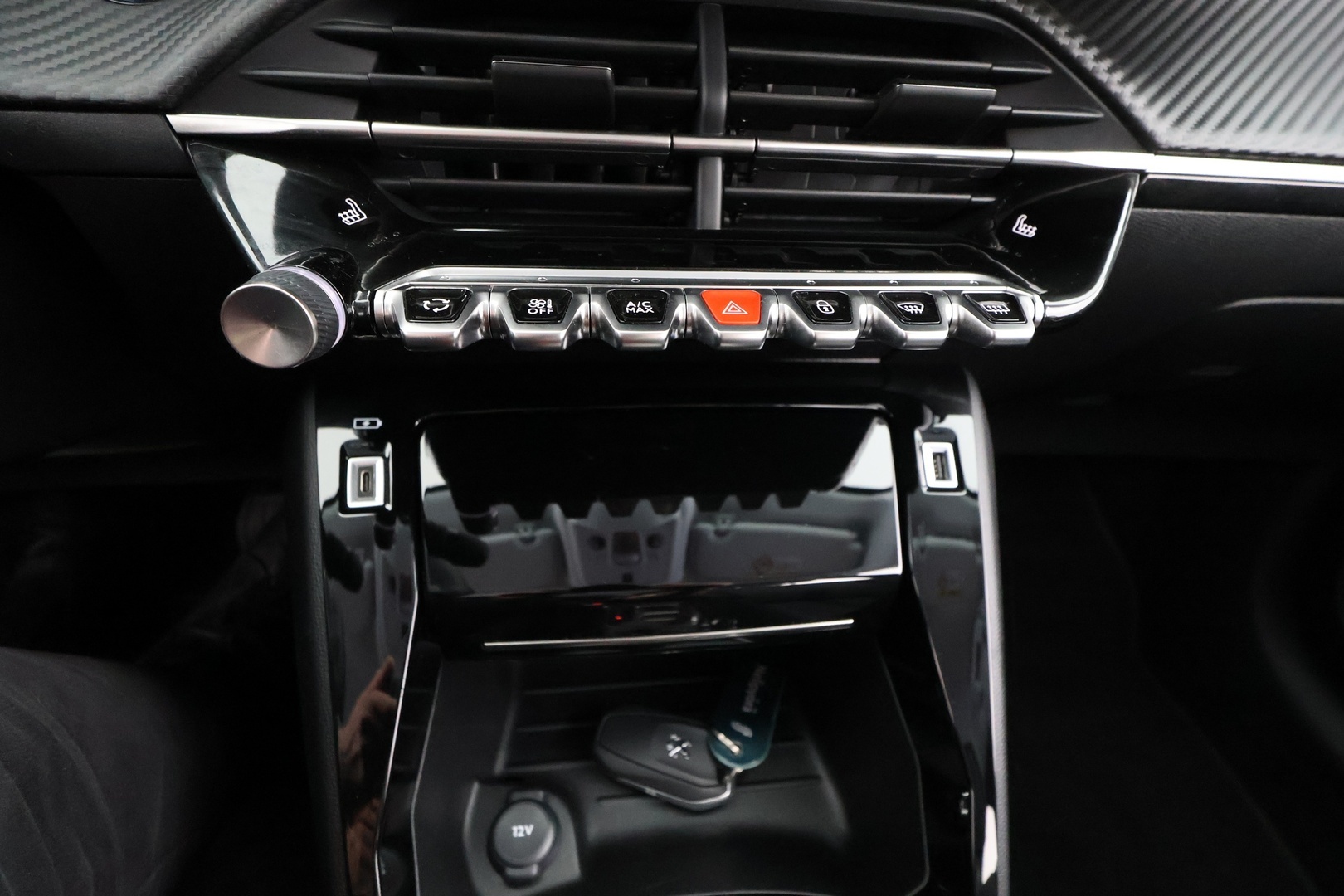 PEUGEOT e-208 2023