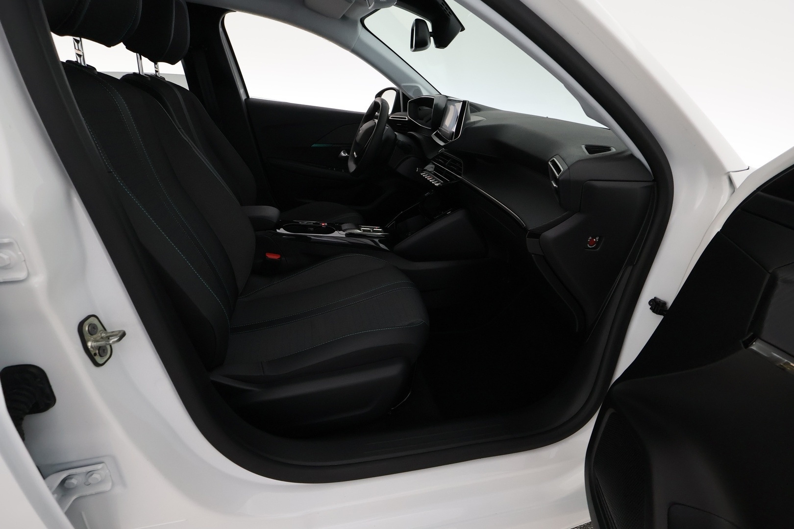 PEUGEOT e-208 2023