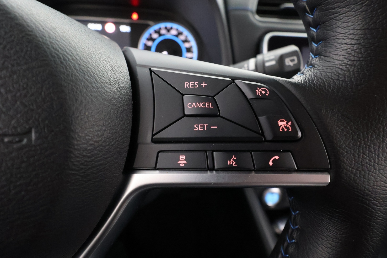 NISSAN Leaf 2023