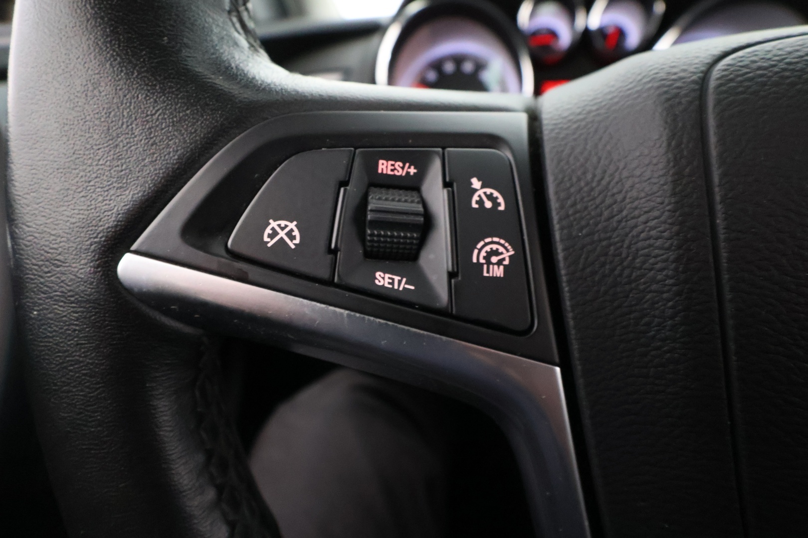 OPEL Astra 2013