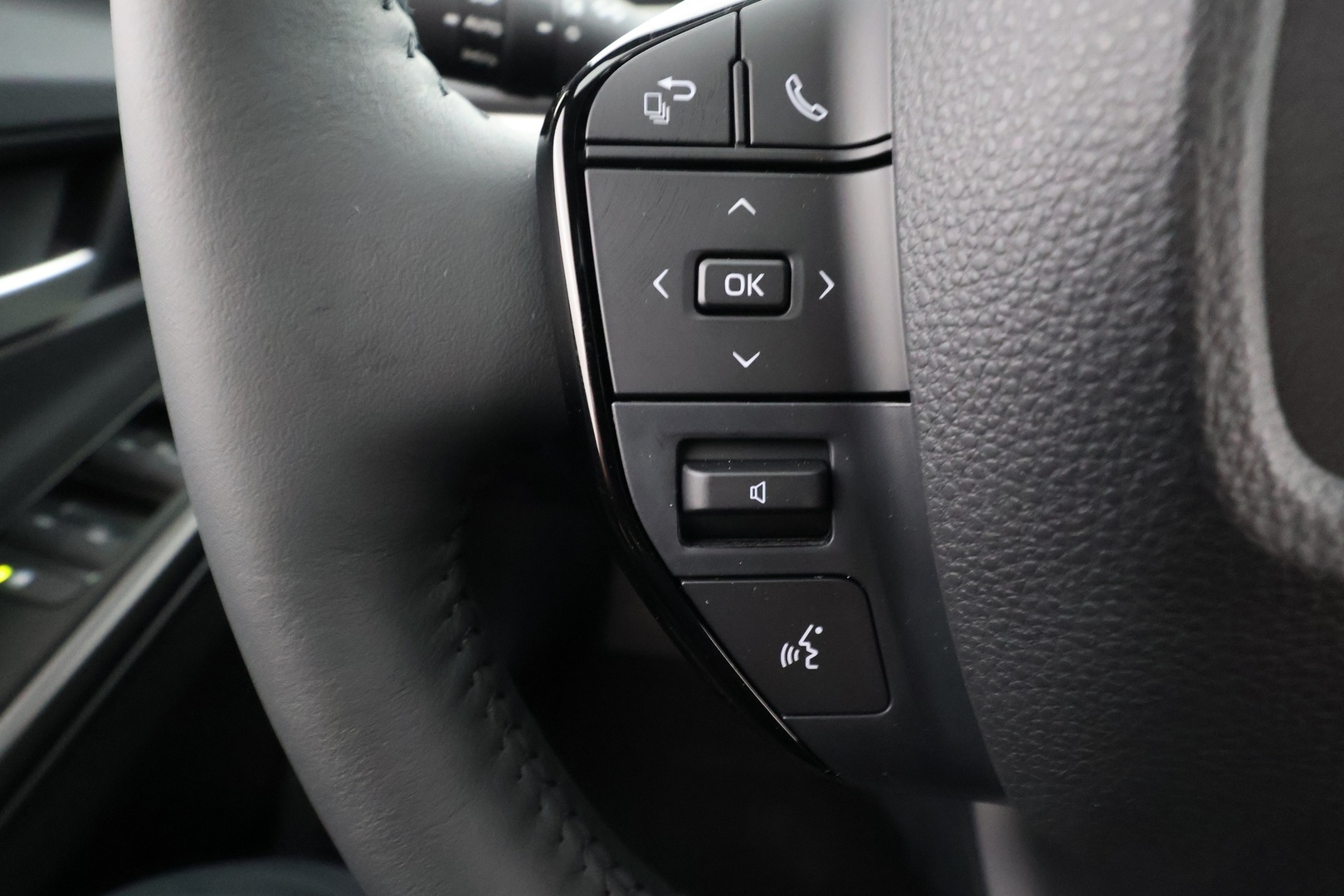 SUBARU e-Outback 2026