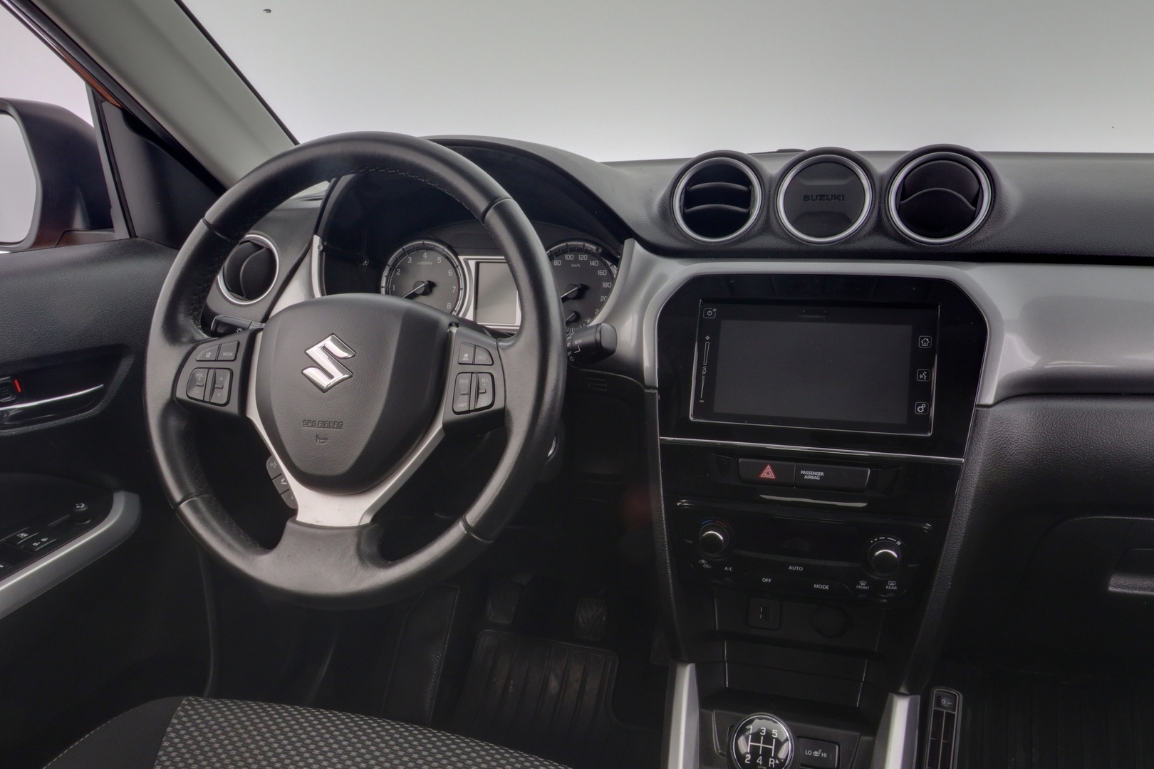 SUZUKI Vitara 2015