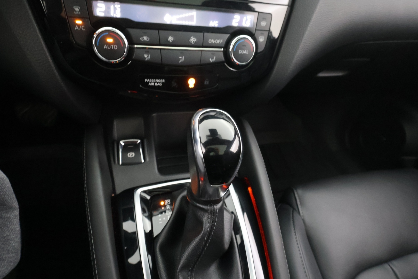 NISSAN Qashqai 2017