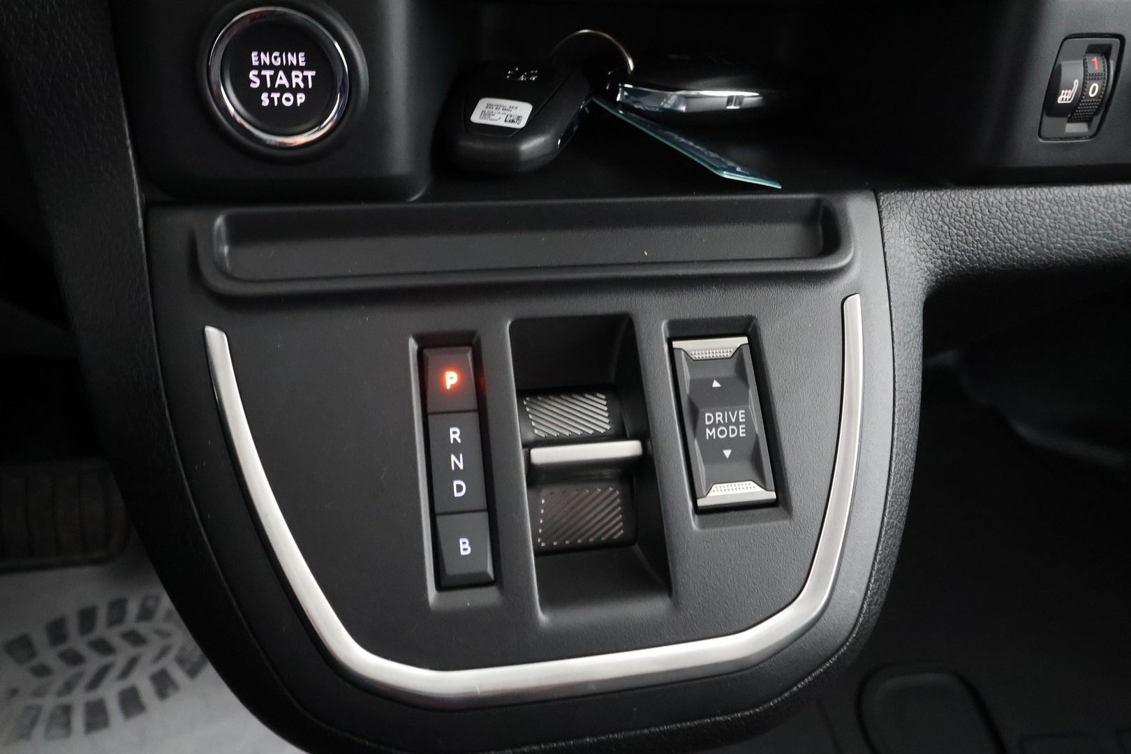 PEUGEOT e-Expert 2025