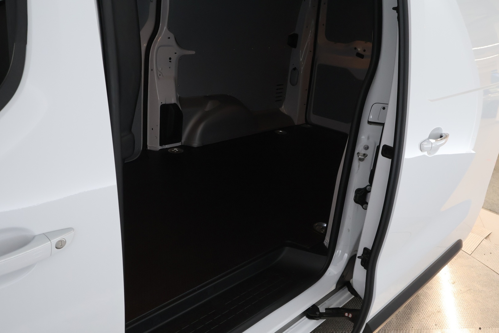 PEUGEOT e-Expert 2025