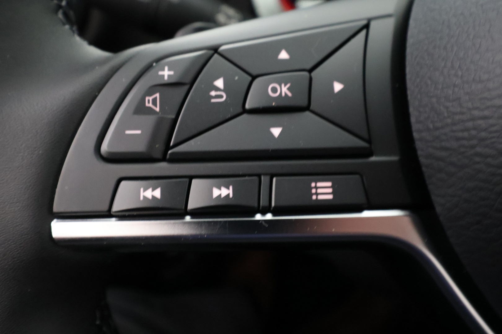 NISSAN Juke 2025
