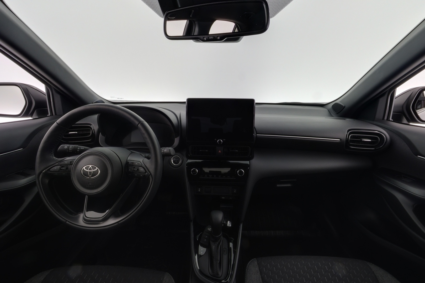 TOYOTA Yaris Cross 2025