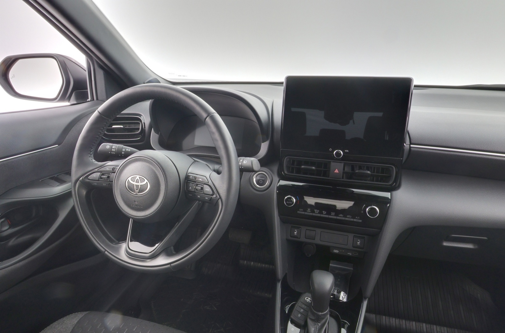 TOYOTA Yaris Cross 2025