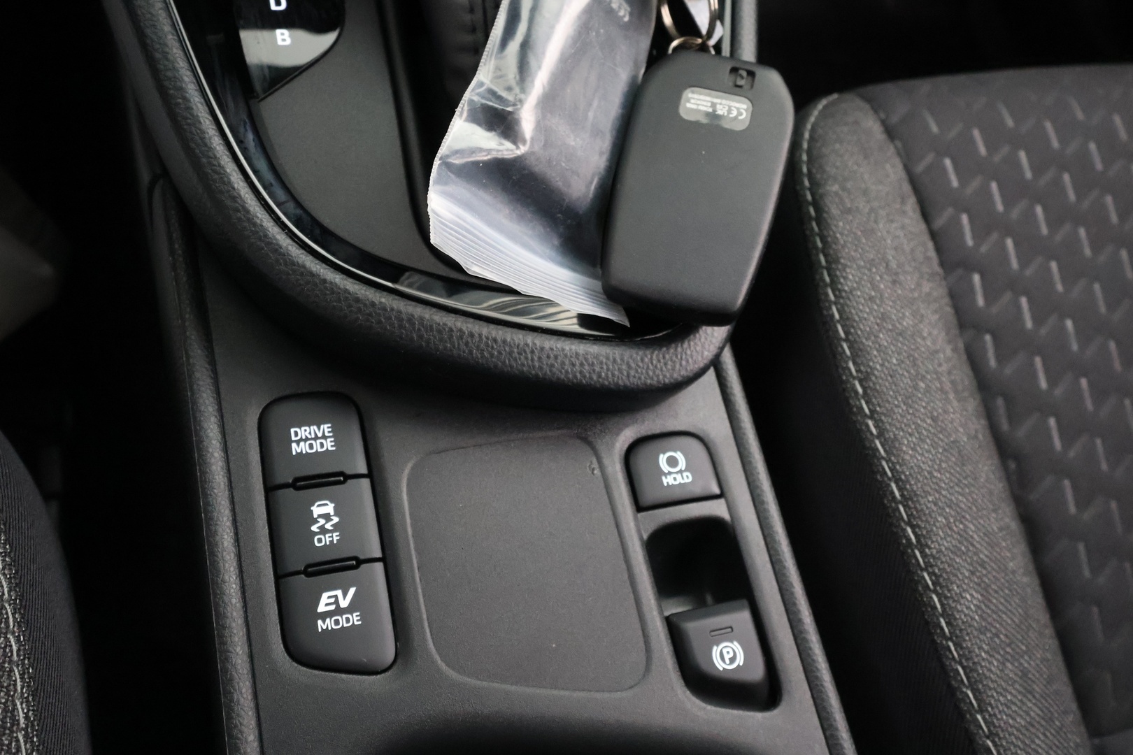 TOYOTA Yaris Cross 2025