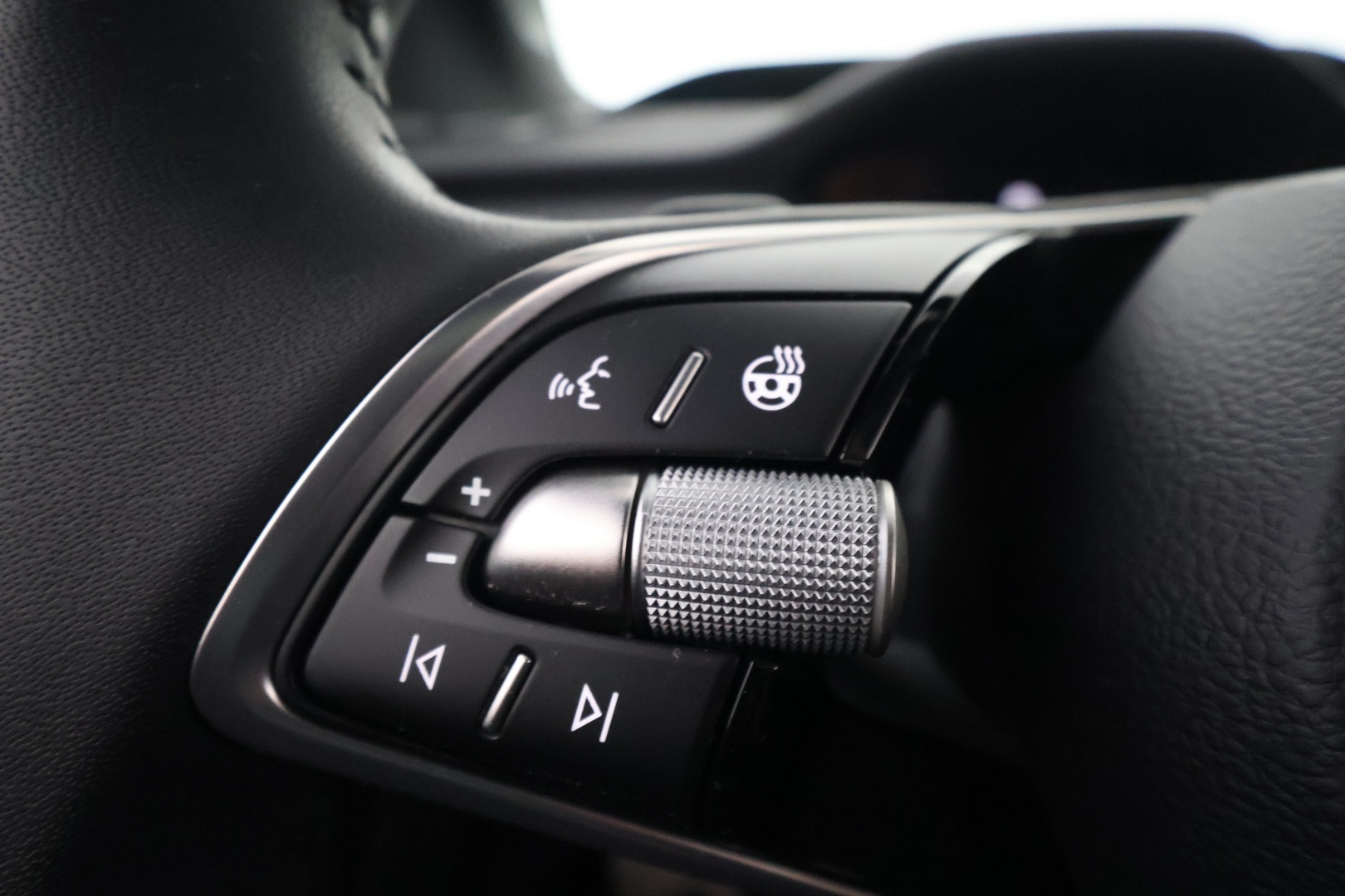 SKODA Enyaq 2025