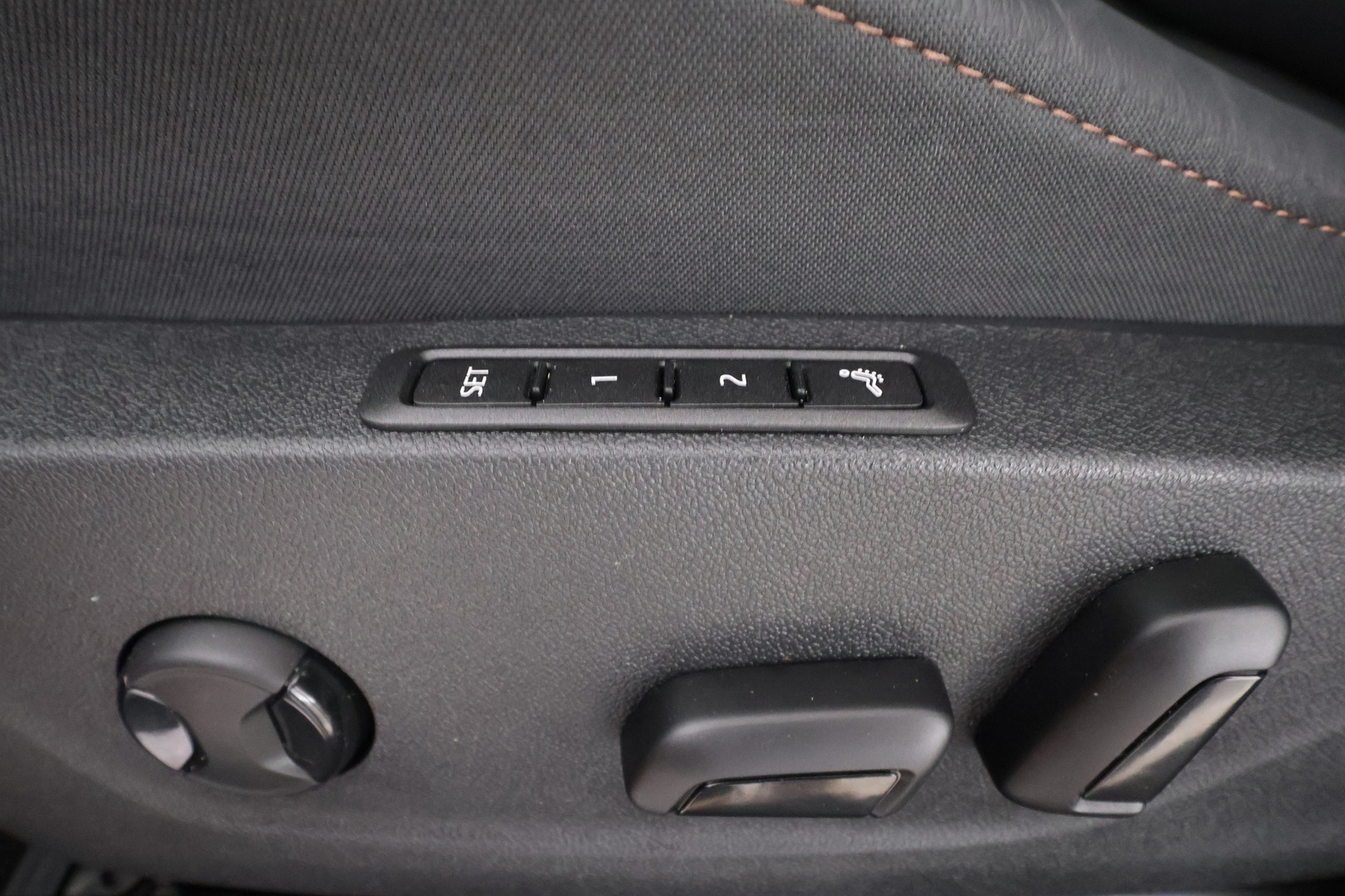 SKODA Enyaq 2025