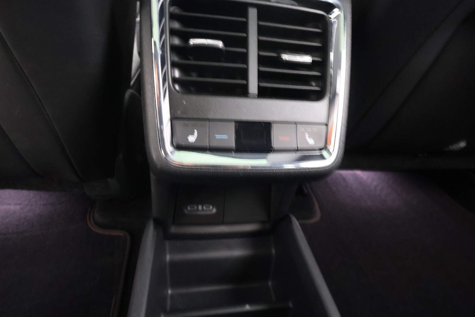 SKODA Enyaq 2025