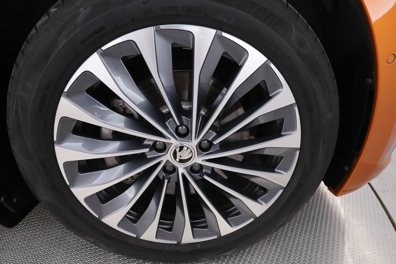 SKODA Enyaq 2025