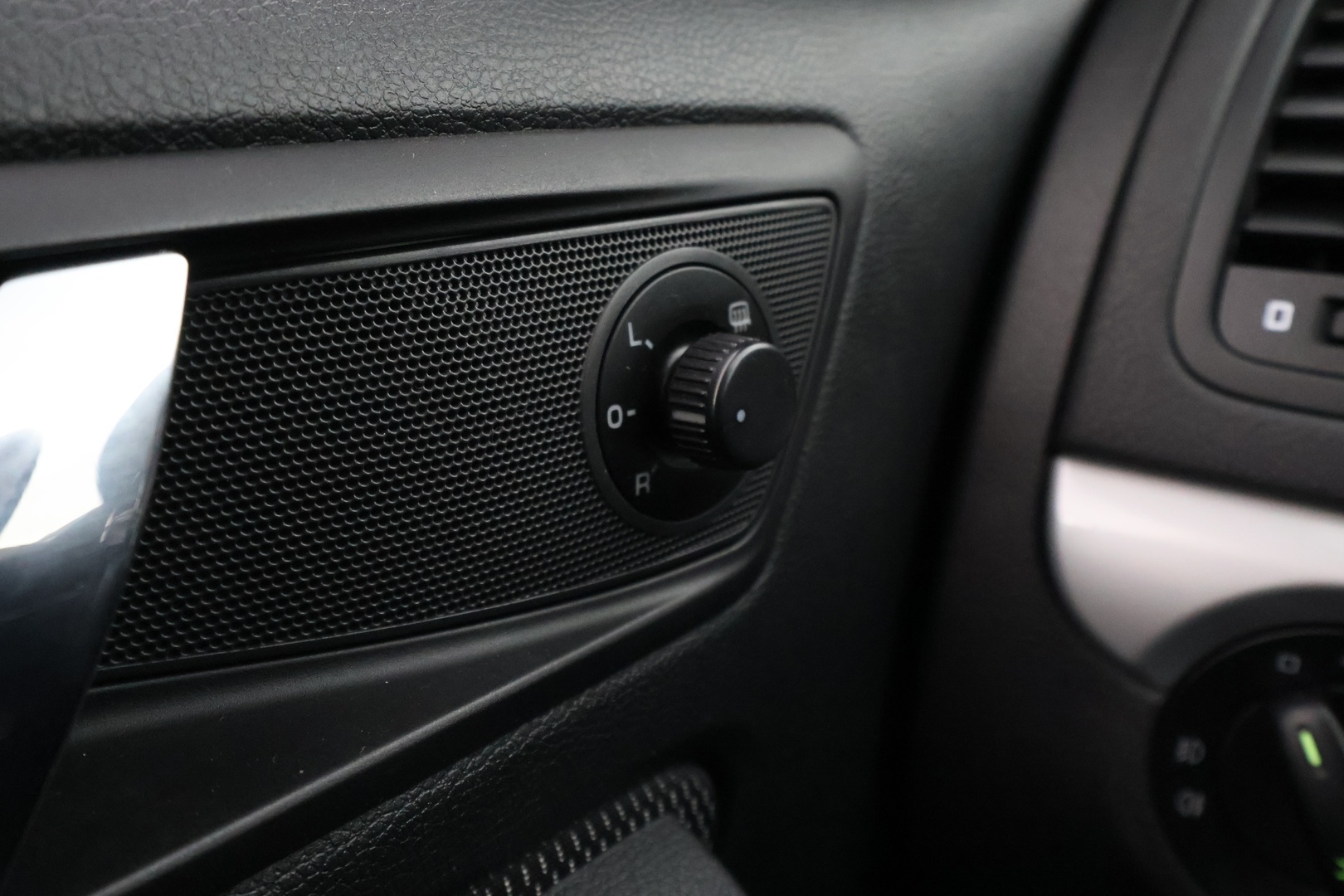 SKODA Yeti 2011