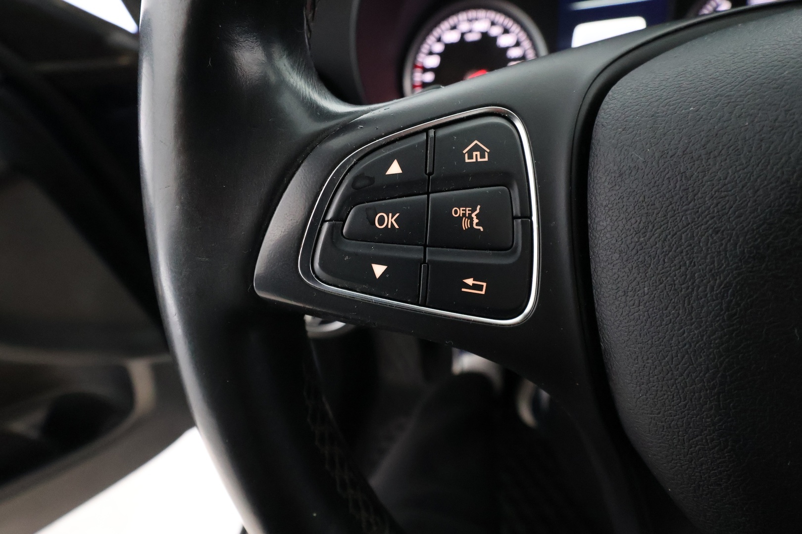 MERCEDES-BENZ C 2015