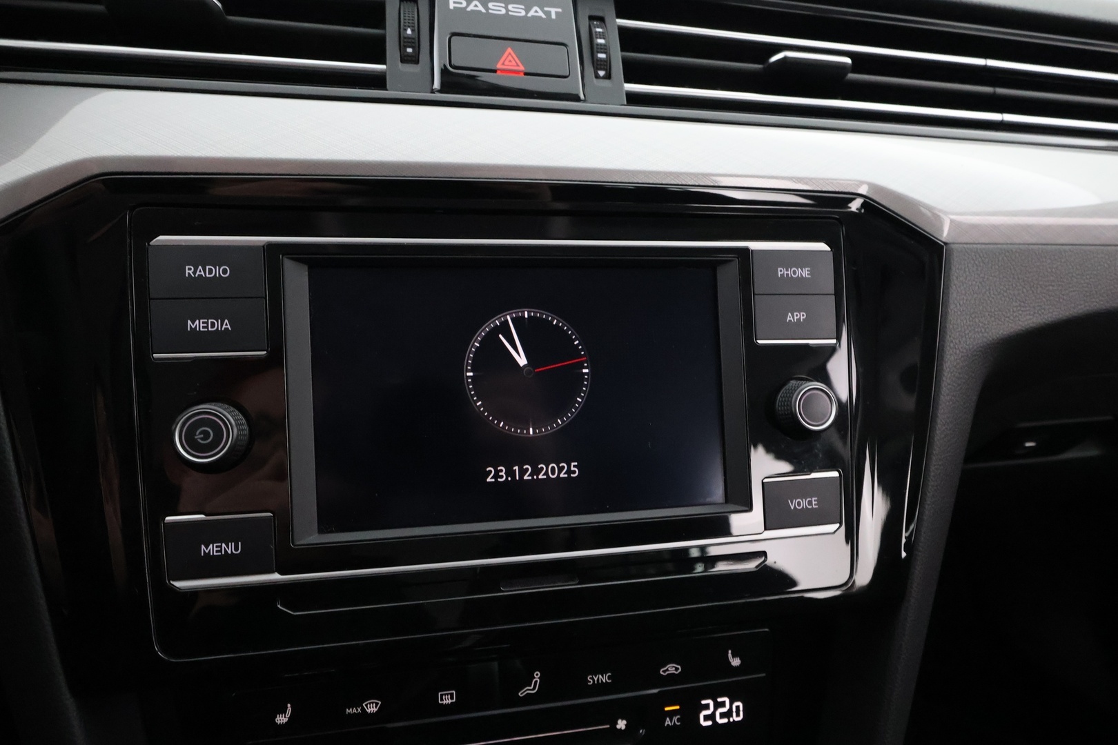 VOLKSWAGEN Passat 2022