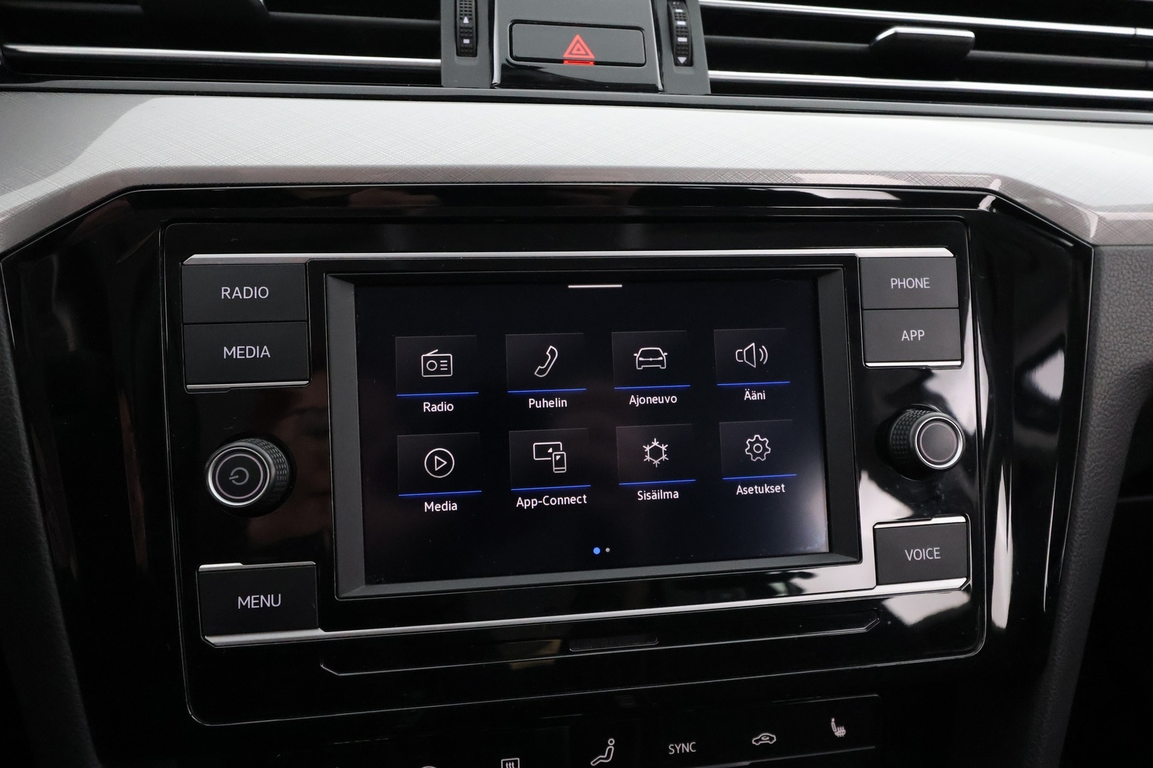 VOLKSWAGEN Passat 2022