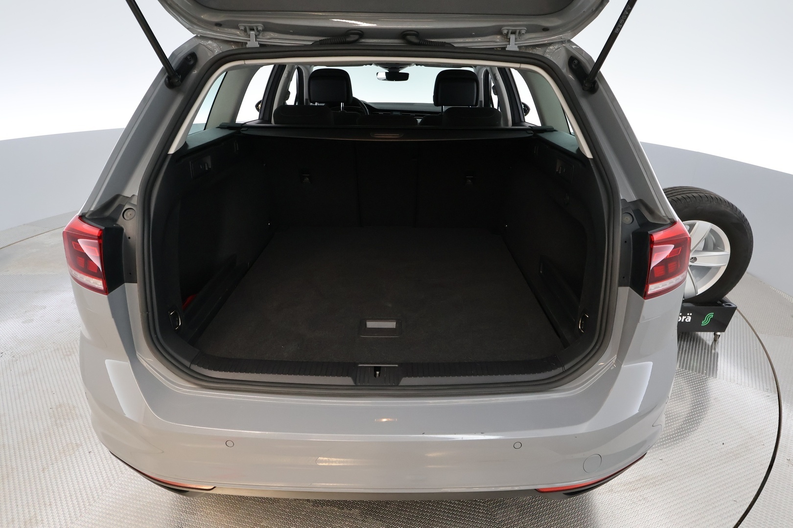 VOLKSWAGEN Passat 2022