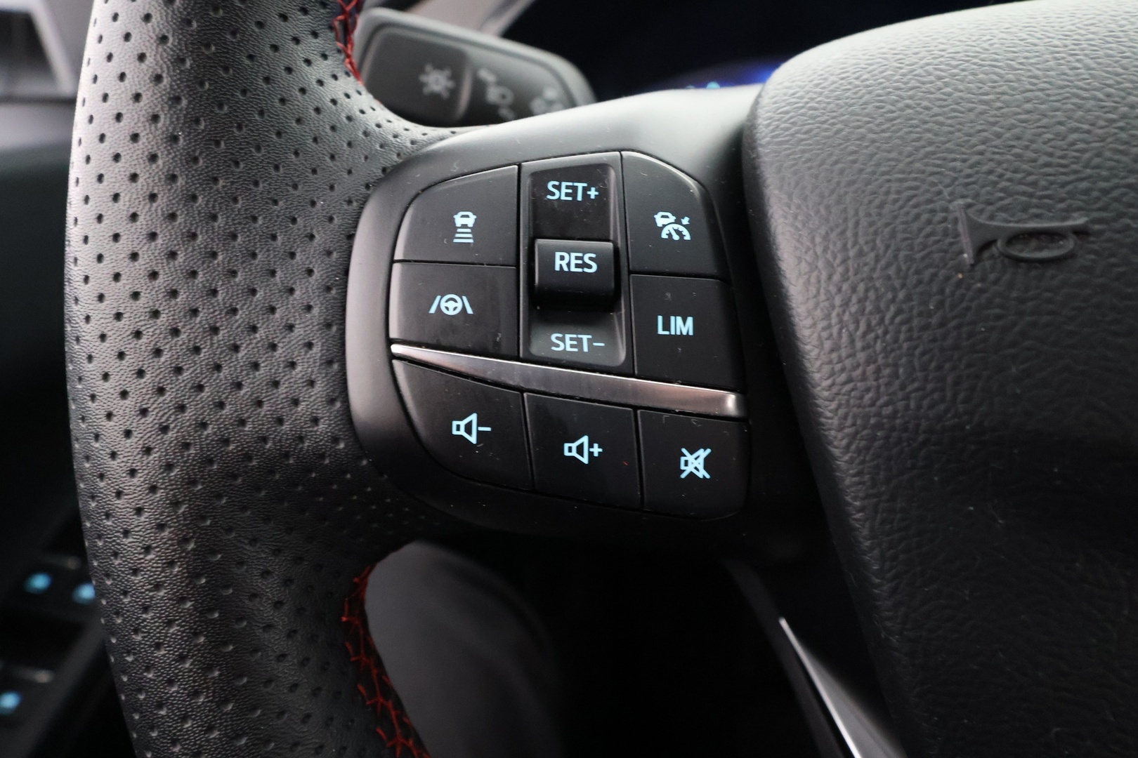 FORD Kuga 2023