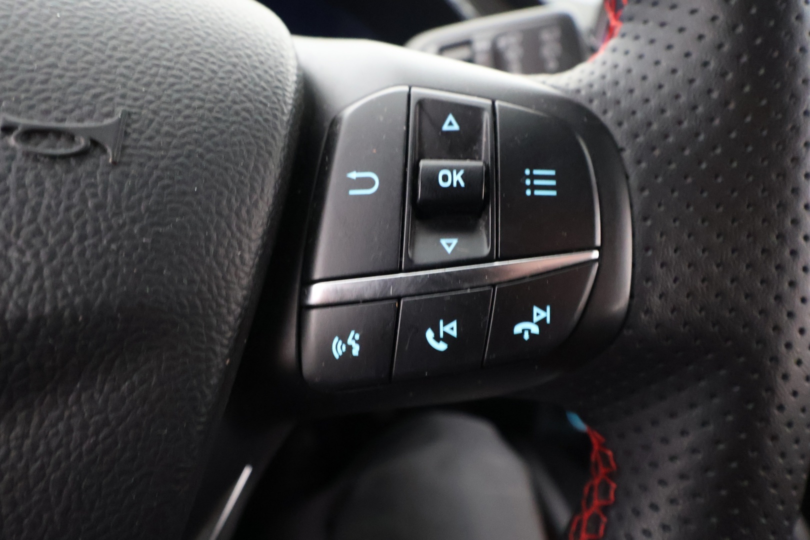 FORD Kuga 2023