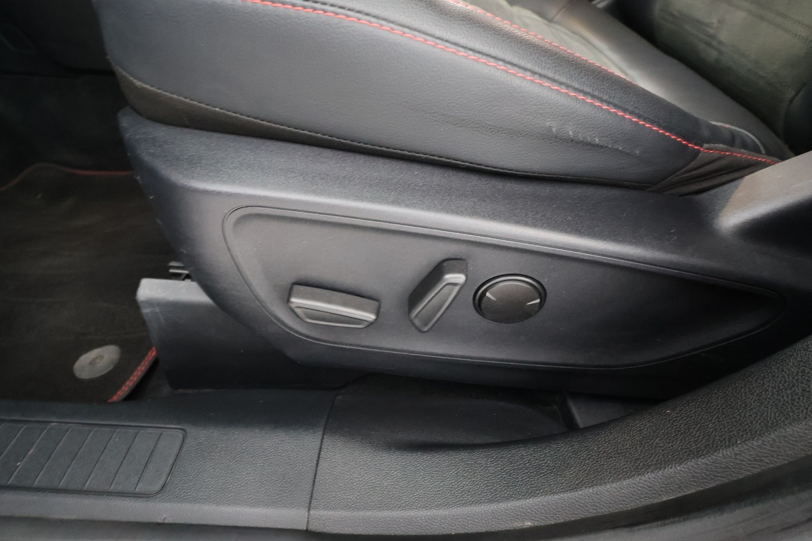 FORD Kuga 2023