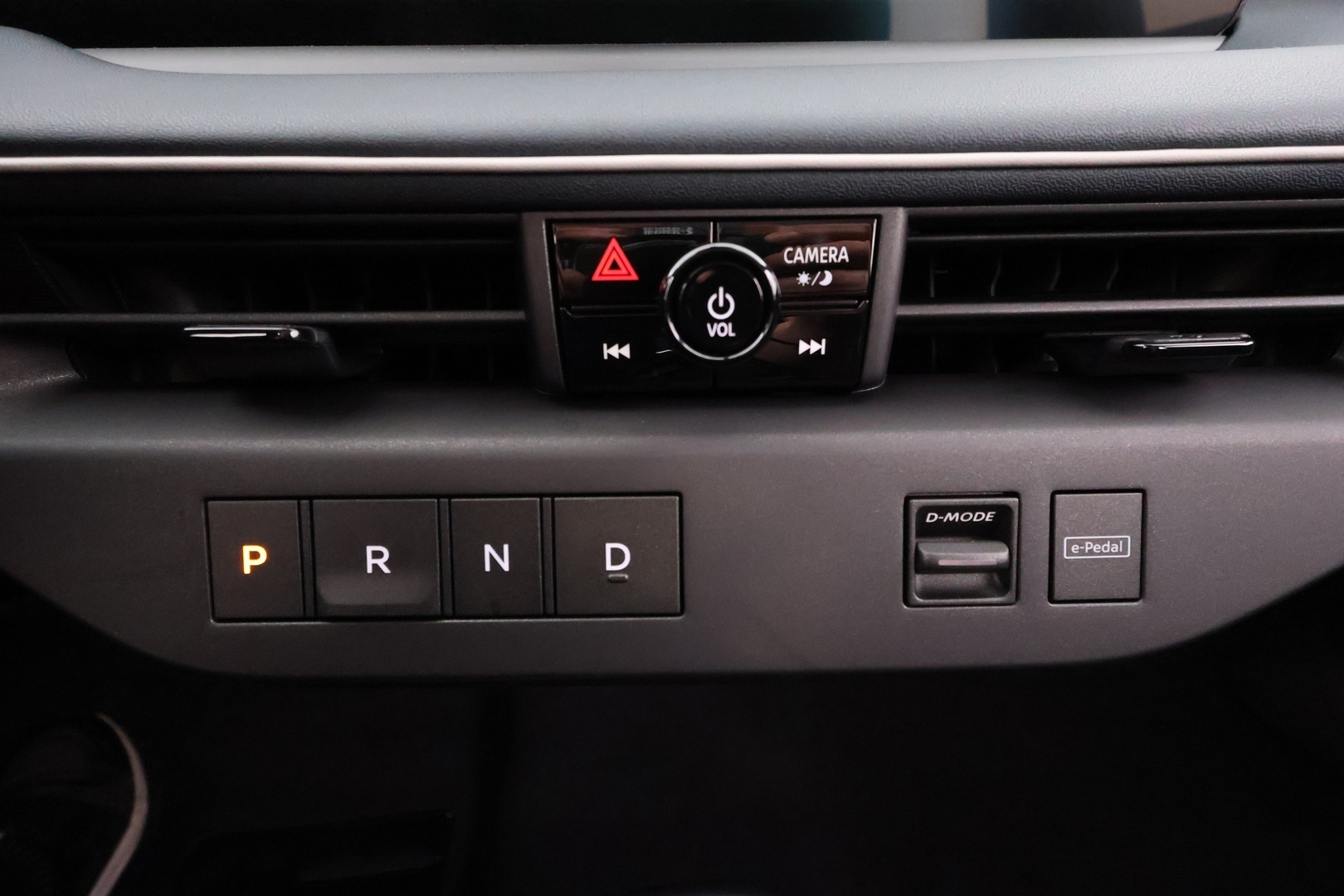 NISSAN Leaf 2026