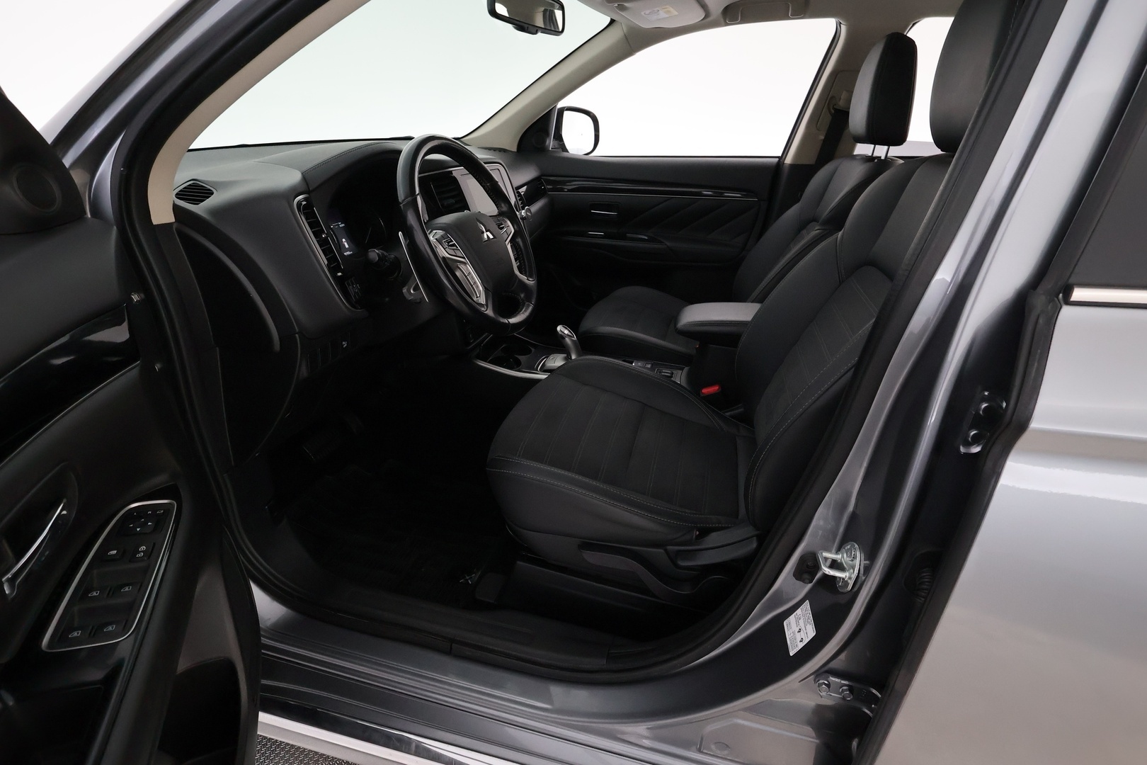 MITSUBISHI Outlander PHEV 2019