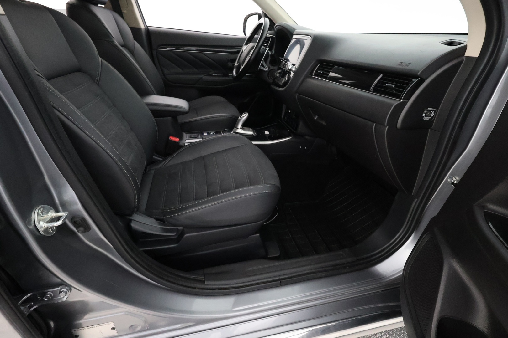 MITSUBISHI Outlander PHEV 2019