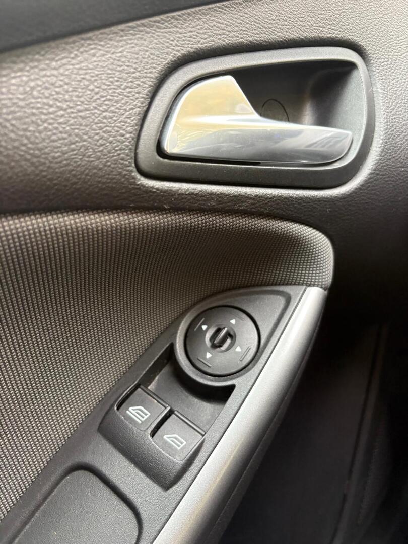 FORD Focus 11
